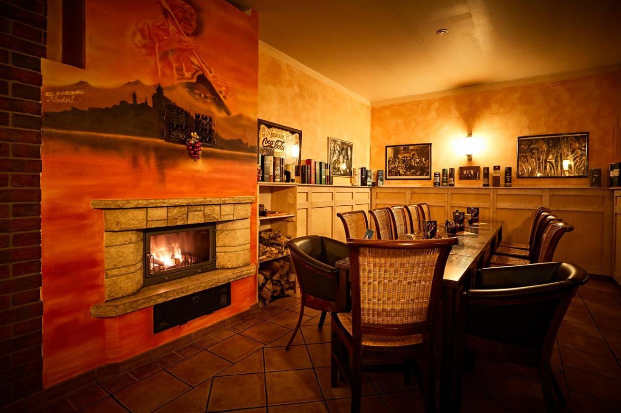 Pension Ruessel-Pub Зангерхаузен Екстериор снимка